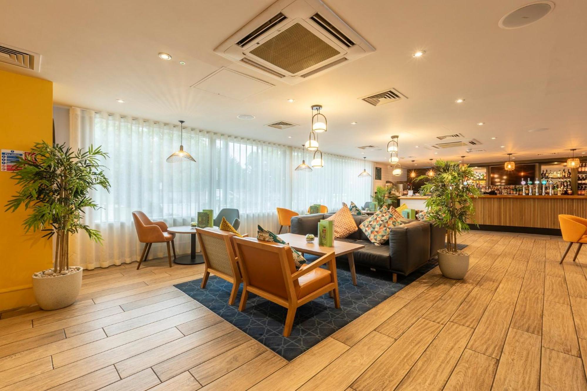 Holiday Inn Cardiff City By Ihg Екстериор снимка