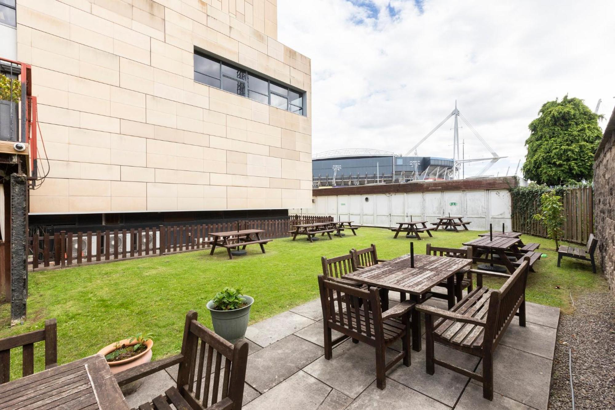 Holiday Inn Cardiff City By Ihg Екстериор снимка