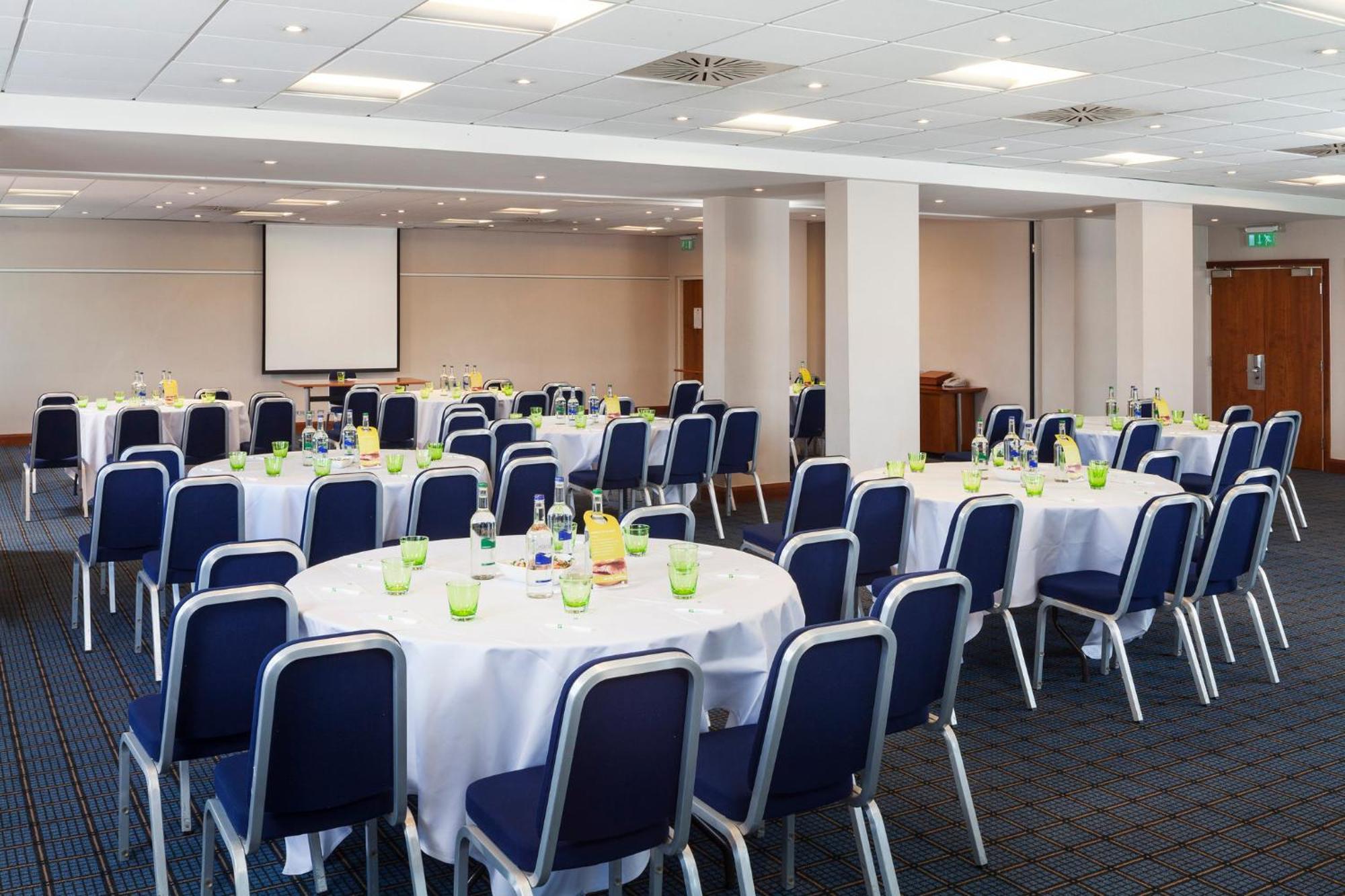 Holiday Inn Cardiff City By Ihg Екстериор снимка