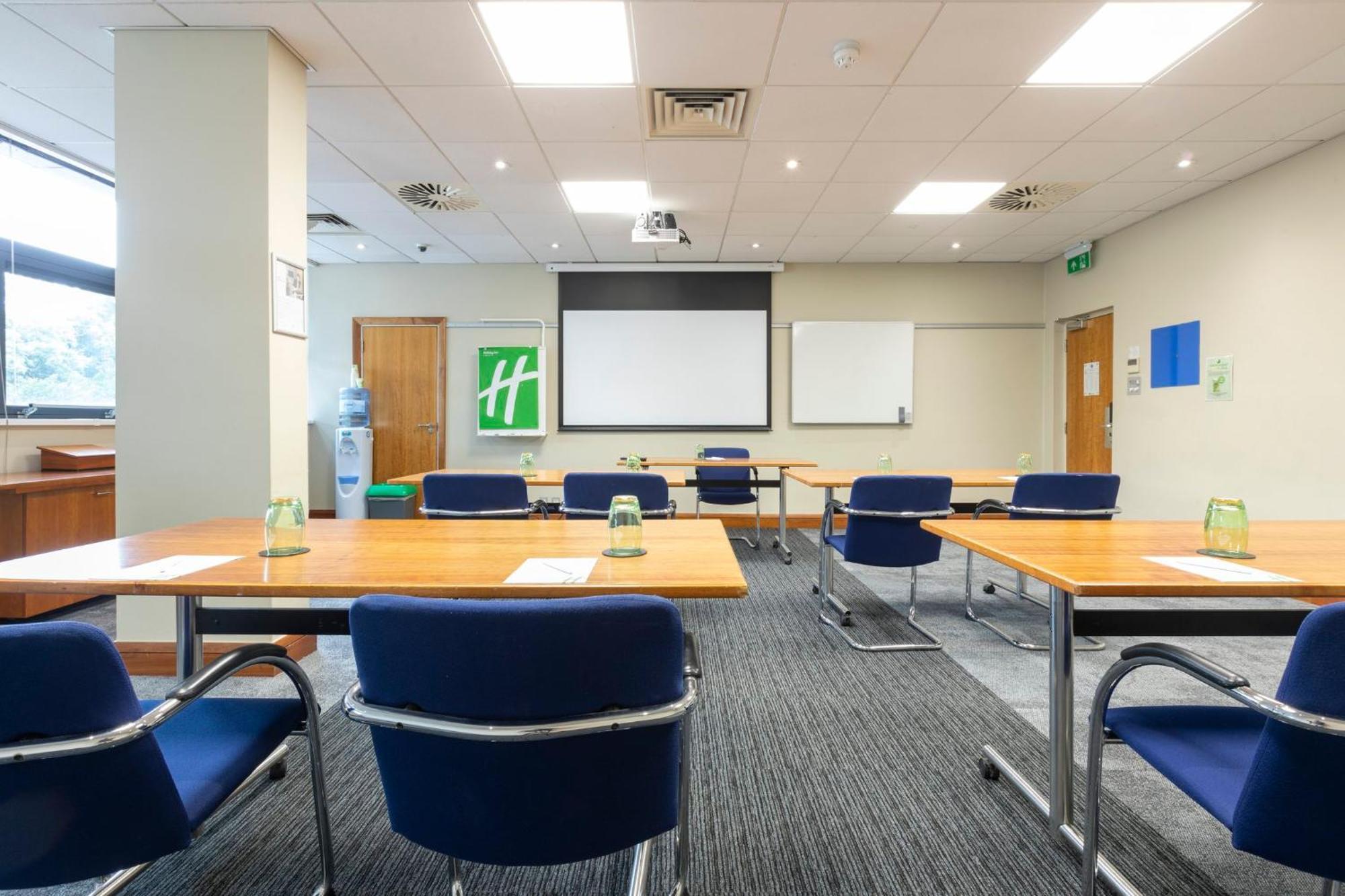 Holiday Inn Cardiff City By Ihg Екстериор снимка