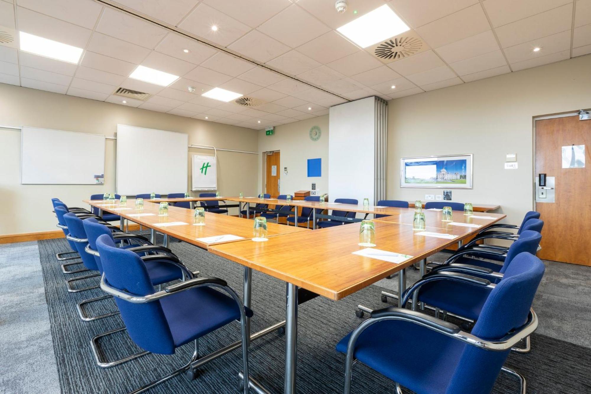 Holiday Inn Cardiff City By Ihg Екстериор снимка